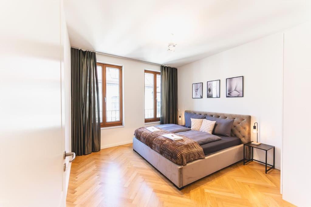 Tip! Erstklassiges 120 Qm Apartment Am Neumarkt Dresden Buitenkant foto