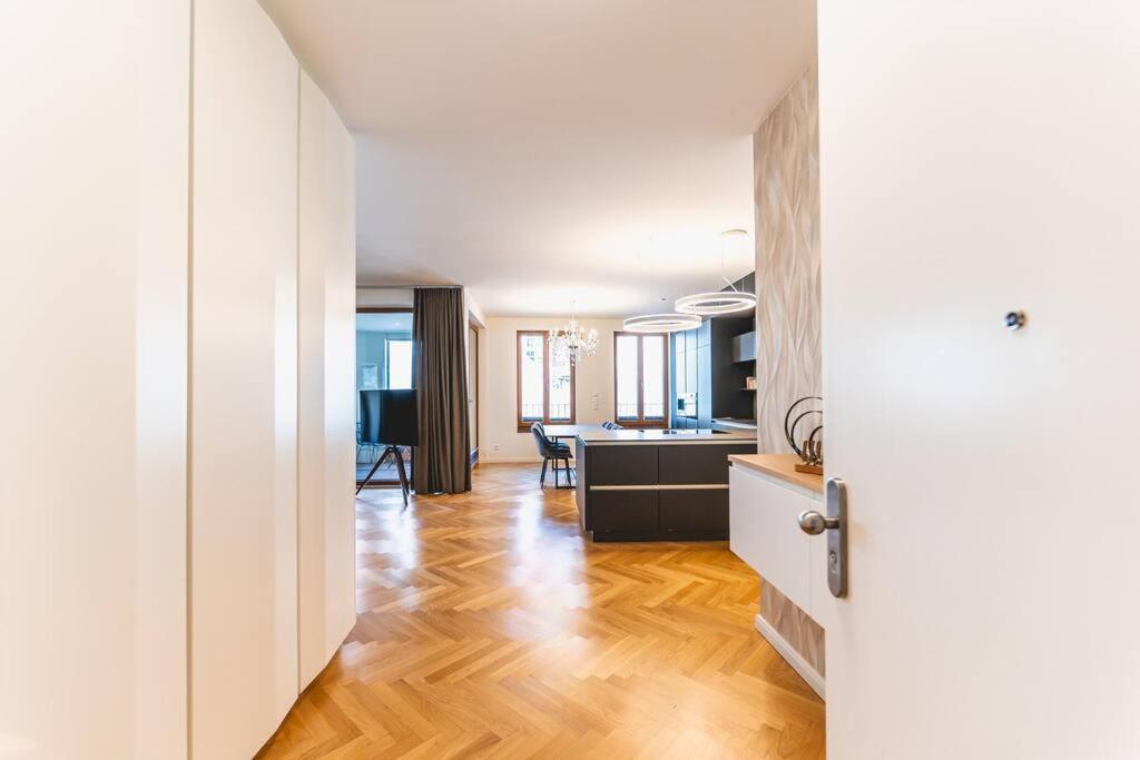 Tip! Erstklassiges 120 Qm Apartment Am Neumarkt Dresden Buitenkant foto